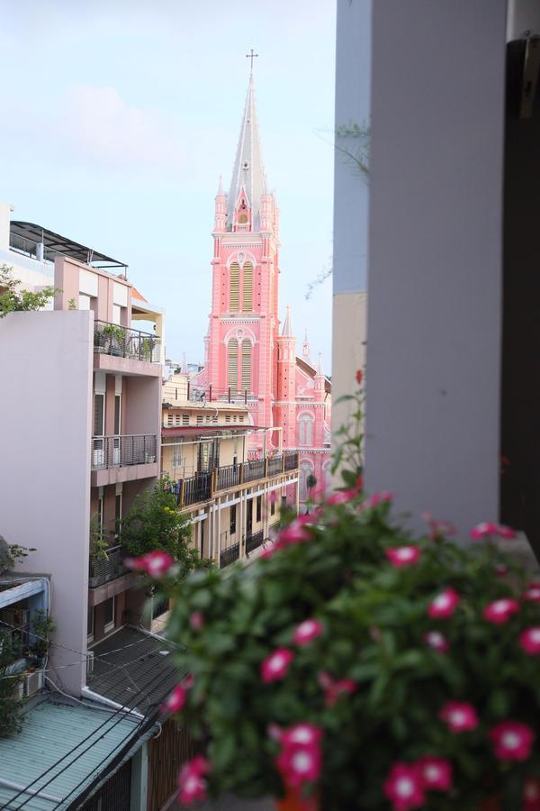 The Nguyens Cafe - Pink Church View Хошимін Екстер'єр фото